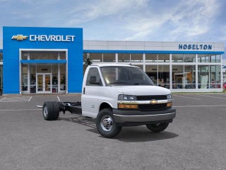 2025 Chevrolet Express Cutaway 3500 1WT