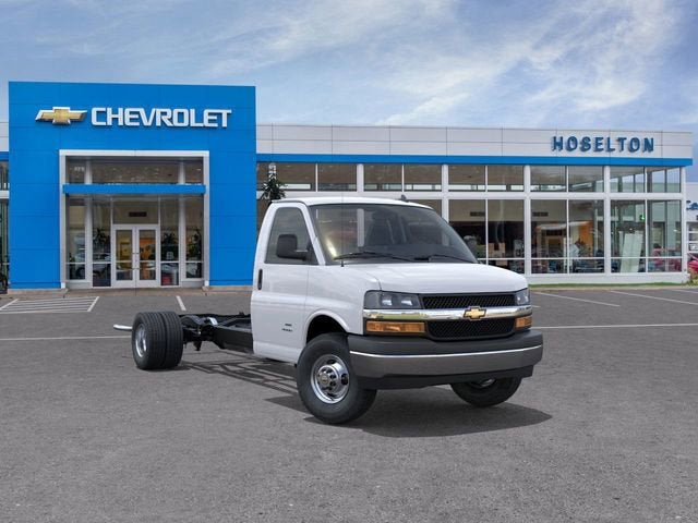 2026 Chevrolet Express Cutaway 3500 1WT