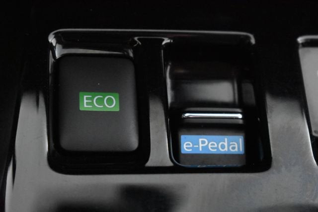 2018 Nissan LEAF SV