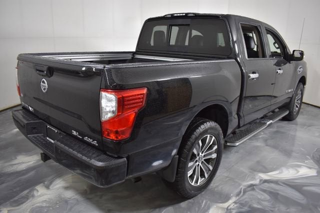 2017 Nissan Titan SL