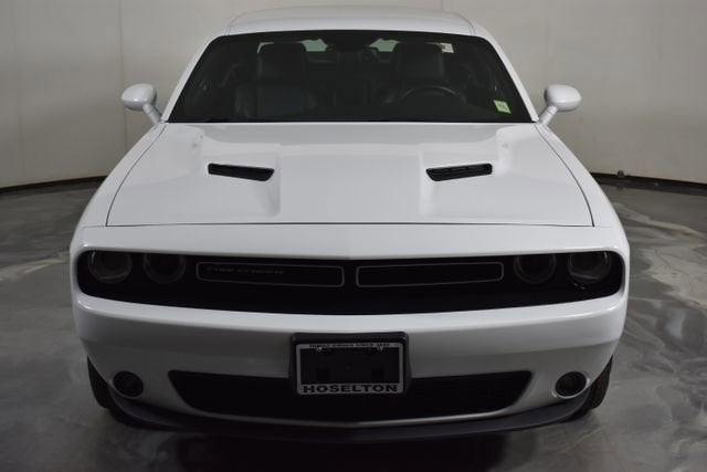 2016 Dodge Challenger SXT Plus