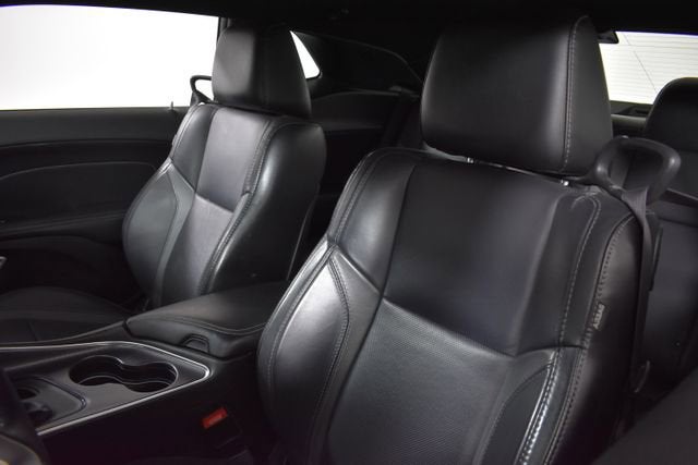 2016 Dodge Challenger SXT Plus