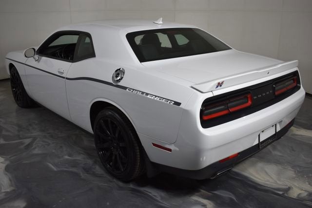2016 Dodge Challenger SXT Plus