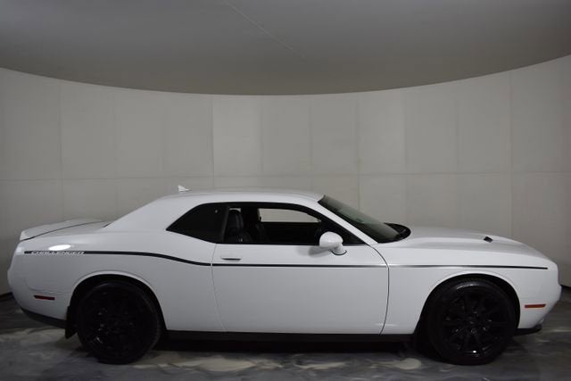 2016 Dodge Challenger SXT Plus