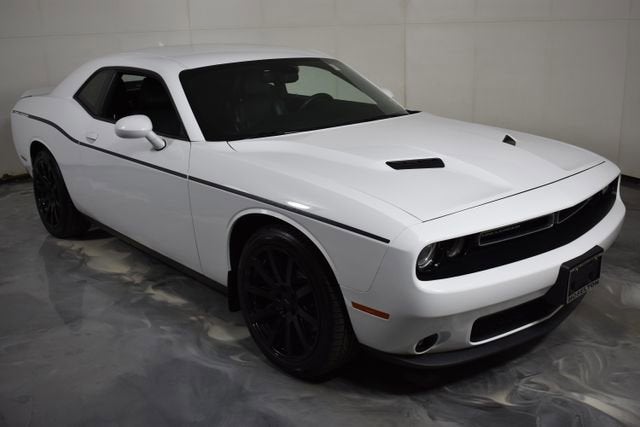 2016 Dodge Challenger SXT Plus