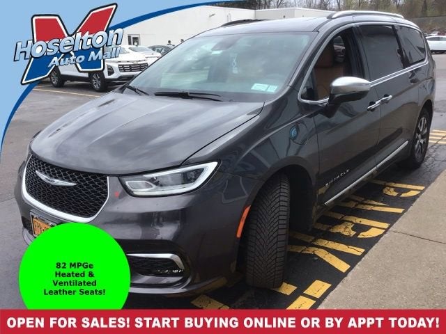 2023 Chrysler Pacifica Hybrid Pinnacle