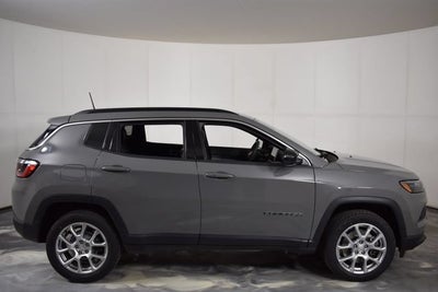2023 Jeep Compass Latitude Lux
