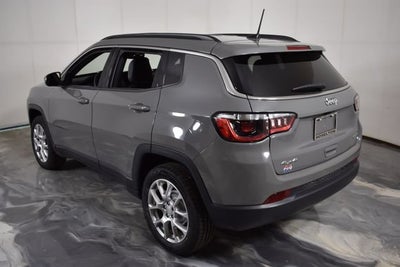 2023 Jeep Compass Latitude Lux