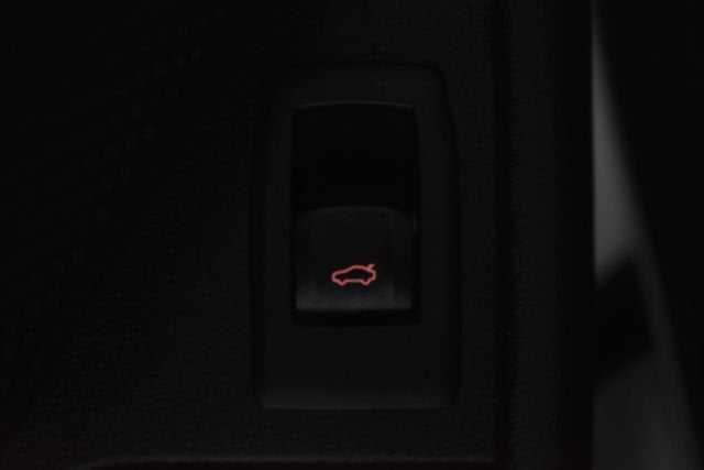 2024 BMW 3 Series 330i xDrive