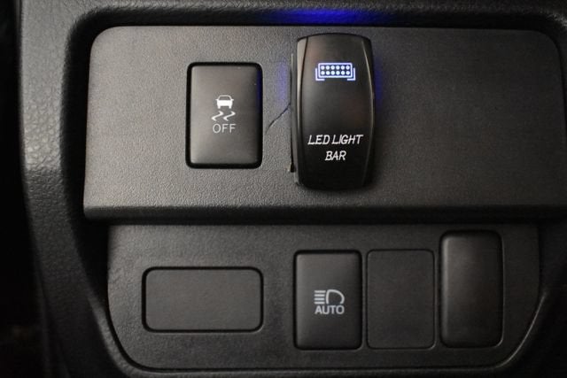 2022 Toyota Tacoma 4WD SR