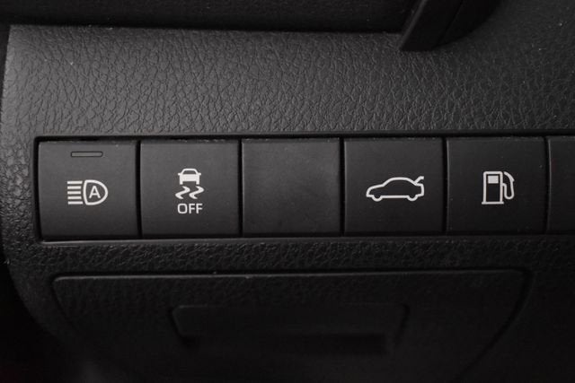 2018 Toyota Camry Hybrid LE