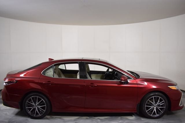 2021 Toyota Camry Hybrid XLE