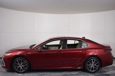 2021 Toyota Camry Hybrid XLE
