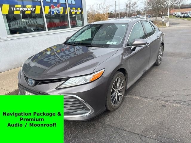 2022 Toyota Camry Hybrid XLE