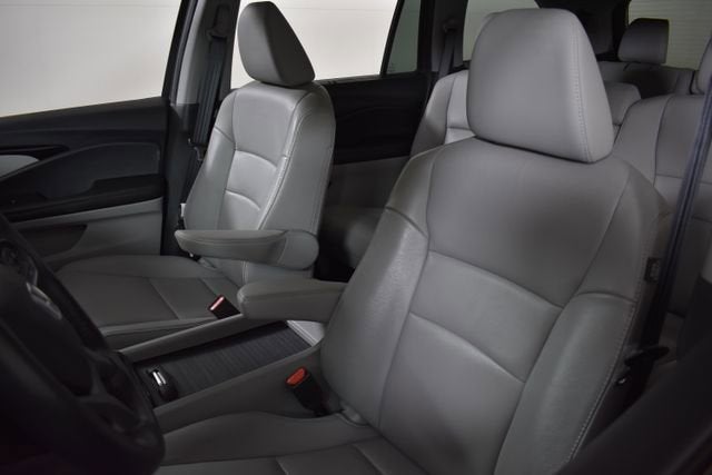 2022 Honda Pilot Touring 8-Passenger