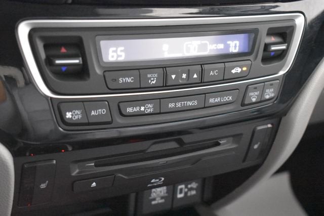 2022 Honda Pilot Touring 8-Passenger