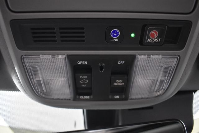 2022 Honda Pilot Touring 8-Passenger