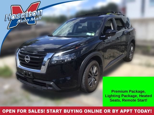 2024 Nissan Pathfinder SV