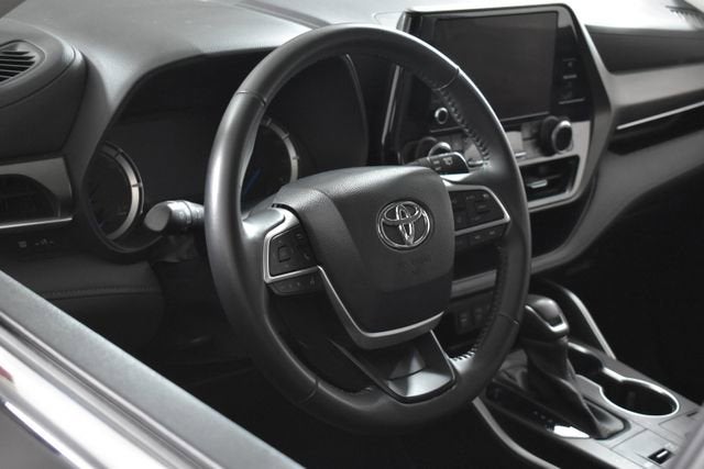 2023 Toyota Highlander Hybrid LE
