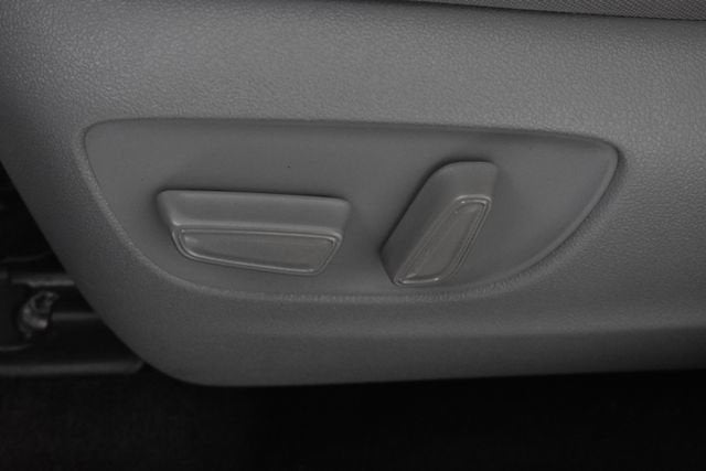 2023 Toyota Highlander Hybrid LE