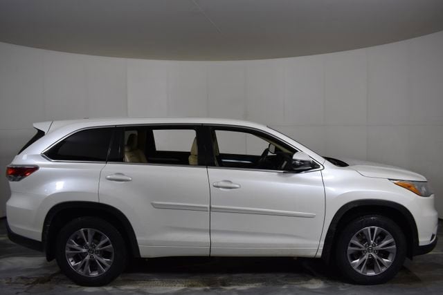 2016 Toyota Highlander LE