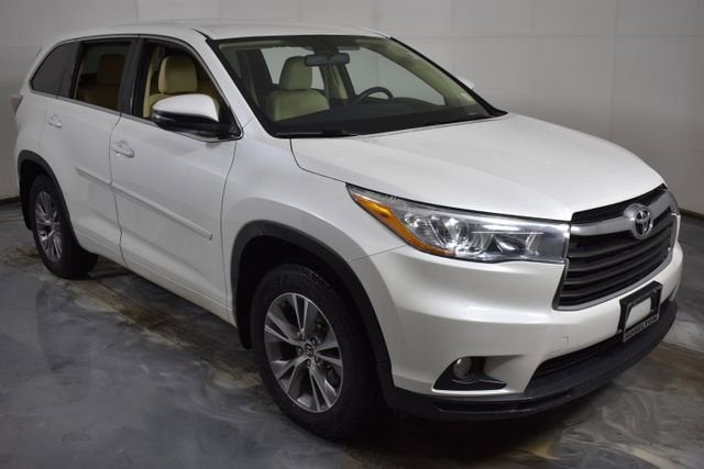 2016 Toyota Highlander LE