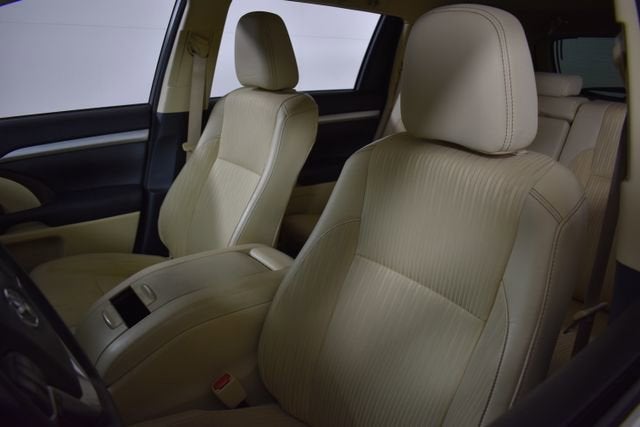 2016 Toyota Highlander LE