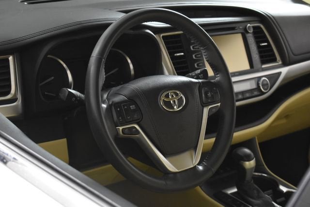 2016 Toyota Highlander LE