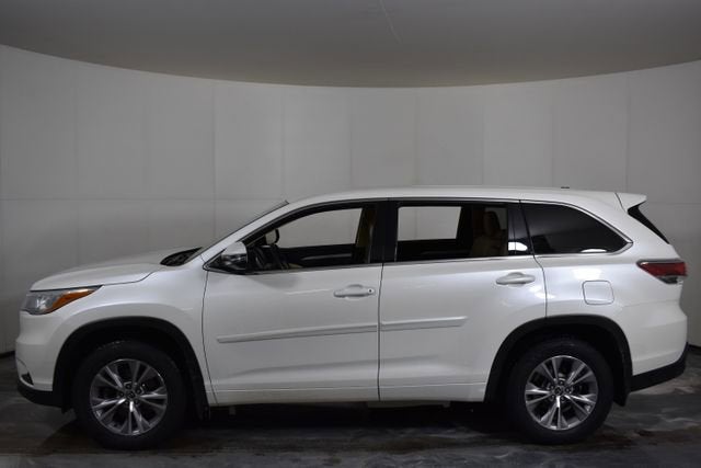 2016 Toyota Highlander LE