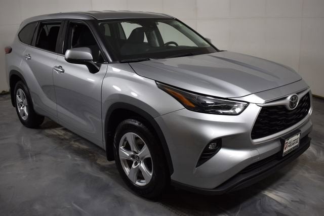2022 Toyota Highlander LE