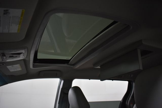 2016 Toyota Sienna Ltd