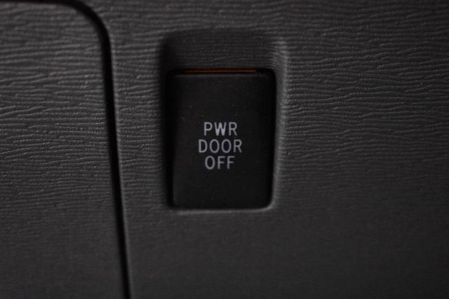 2016 Toyota Sienna Ltd