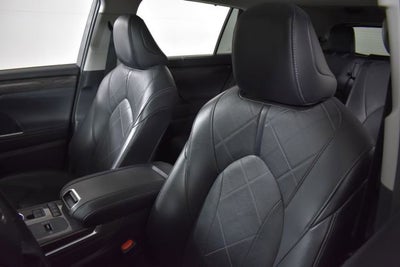 2022 Toyota Highlander Hybrid Platinum