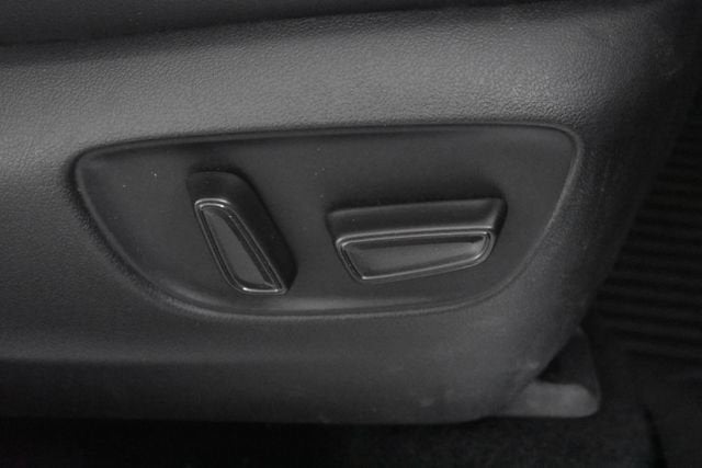 2022 Toyota Highlander Hybrid Platinum