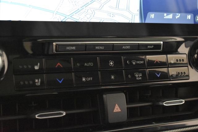 2022 Toyota Highlander Hybrid Platinum