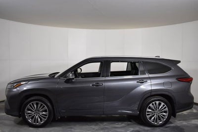 2022 Toyota Highlander Hybrid Platinum
