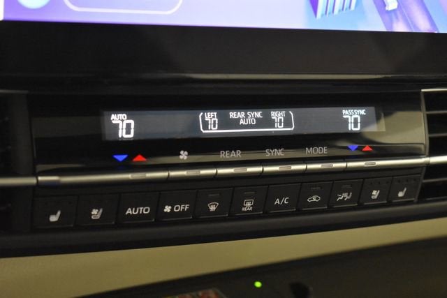 2025 Toyota Sienna Platinum