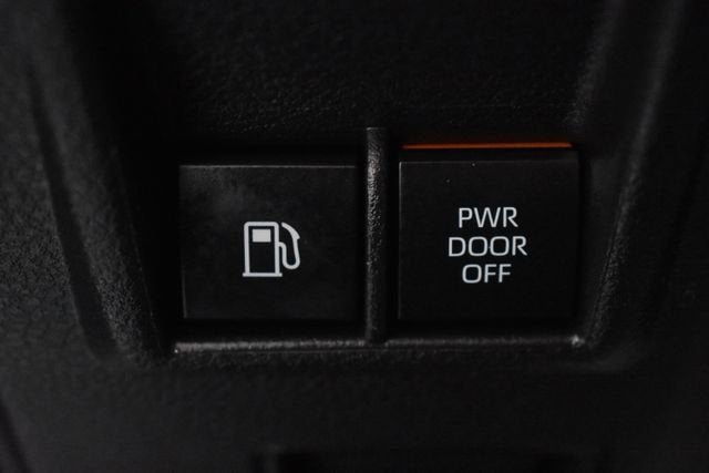 2025 Toyota Sienna Platinum