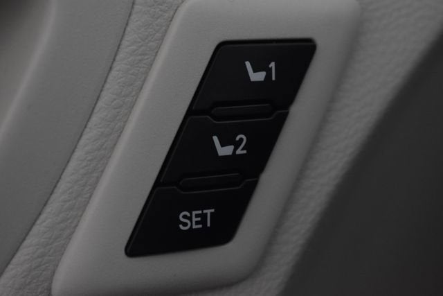 2025 Toyota Sienna Platinum