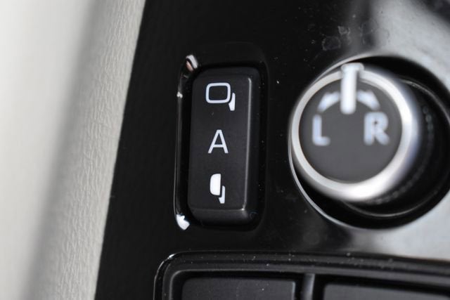 2025 Toyota Sienna Platinum