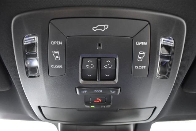 2025 Toyota Sienna Platinum