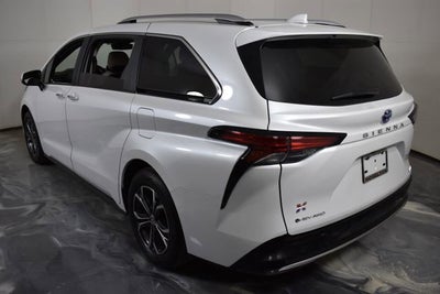2025 Toyota Sienna Platinum
