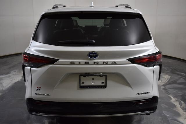 2025 Toyota Sienna Platinum