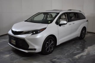 2025 Toyota Sienna Platinum