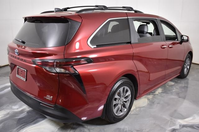 2024 Toyota Sienna XLE