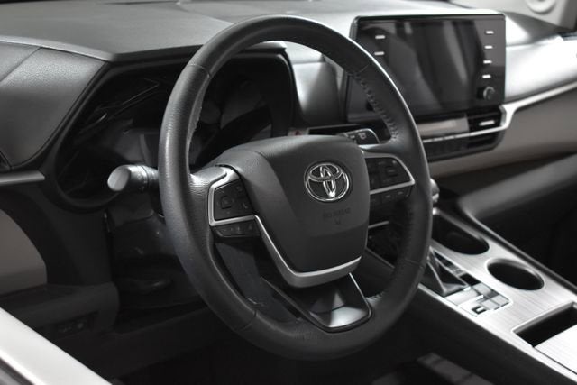 2024 Toyota Sienna XLE