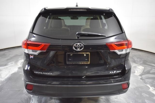 2019 Toyota Highlander SE