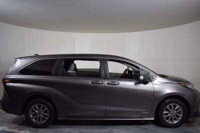 2021 Toyota Sienna LE