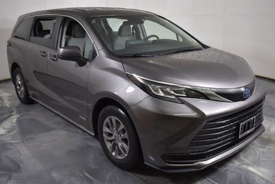 2021 Toyota Sienna LE