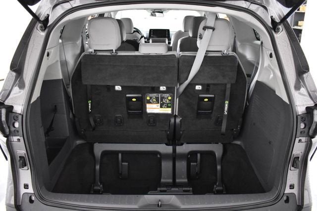 2021 Toyota Sienna LE